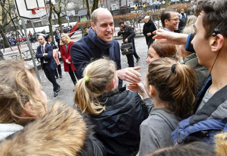 El príncipe Guillermo de Inglaterra y su esposa Catalina, duquesa de Cambridge, reunieron a decenas de admiradores suecos y noruegos en el viaje oficial que realizaron esta semana a estos países nórdicos. 