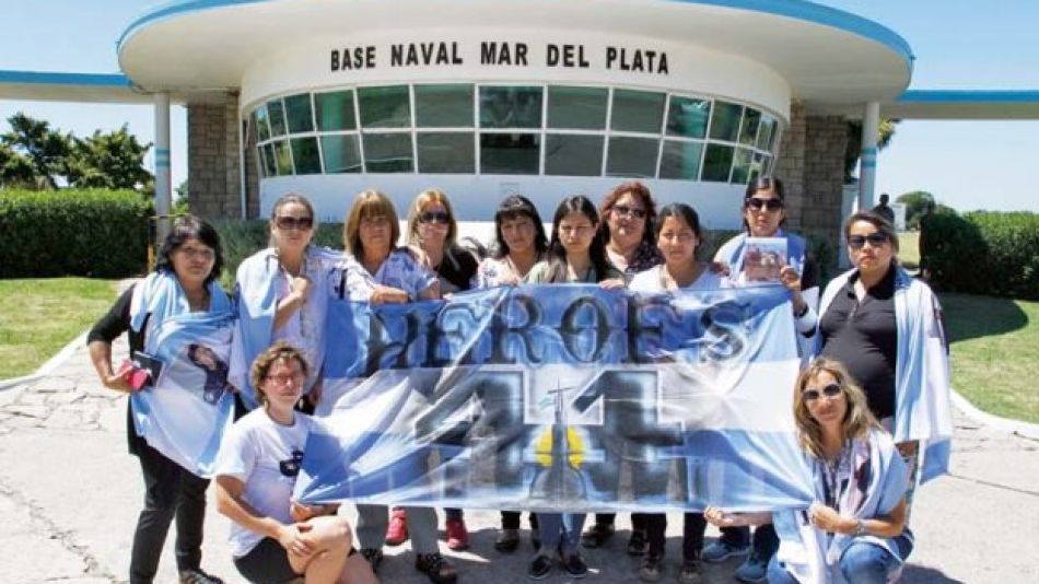 Familiares del ARA San Juan sostienen que el Gobierno y la Armada ocultan algo