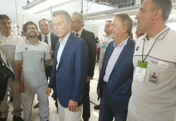 Macri, en una presentación de un nuevo modelo automotriz junto a Juan Schiaretti y Cristiano Rattazzi.