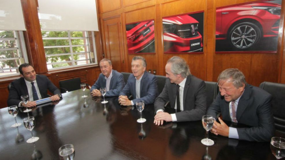 Macri, en una reunión con Juan Schiaretti y Cristiano Rattazzi, en Córdoba.