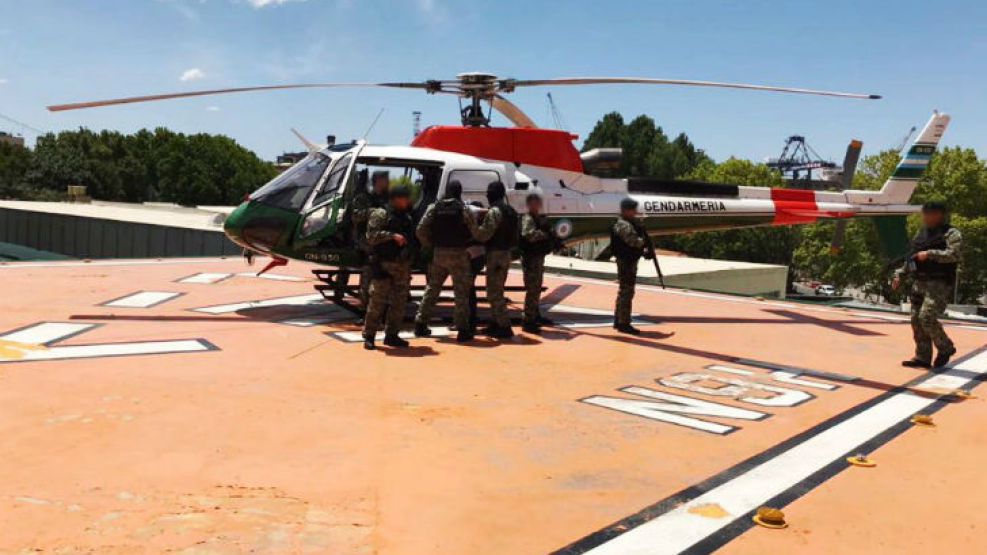 Los cuatro reclusos viajaron en helicóptero desde El Dorado a Posadas rumbo a Buenos Aires.