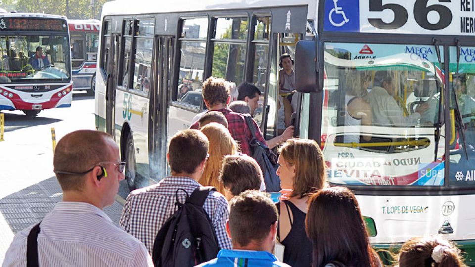 1002_pasajeros_colectivo_noticias_argentinas_g.jpg