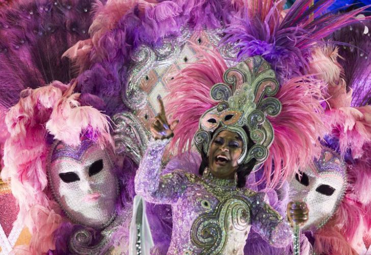 El carnaval de Río de Janeiro. Integrante de la escuela de samba Mangueira.