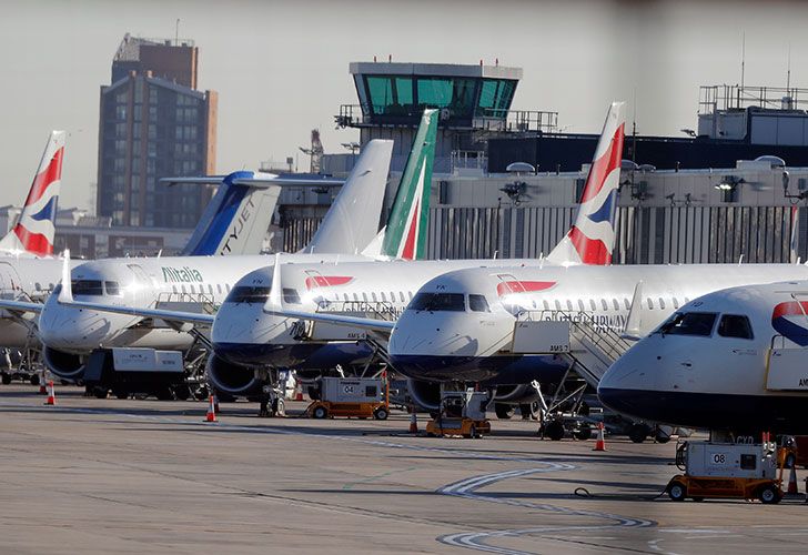 El hallazgo de una bomba de la II Guerra Mundial obliga a cerrar el aeropuerto de Londres