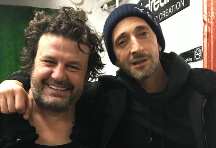 Junto al actor Adrien Brody, quien apoyó la causa.