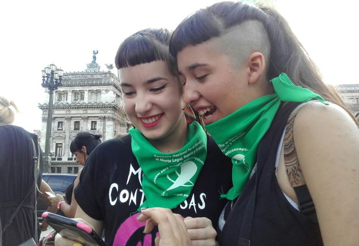 Pañuelazo frente al Congreso para pedir por la legalización del aborto