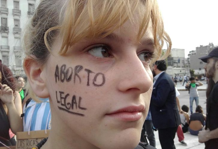 Pañuelazo frente al Congreso para pedir por la legalización del aborto