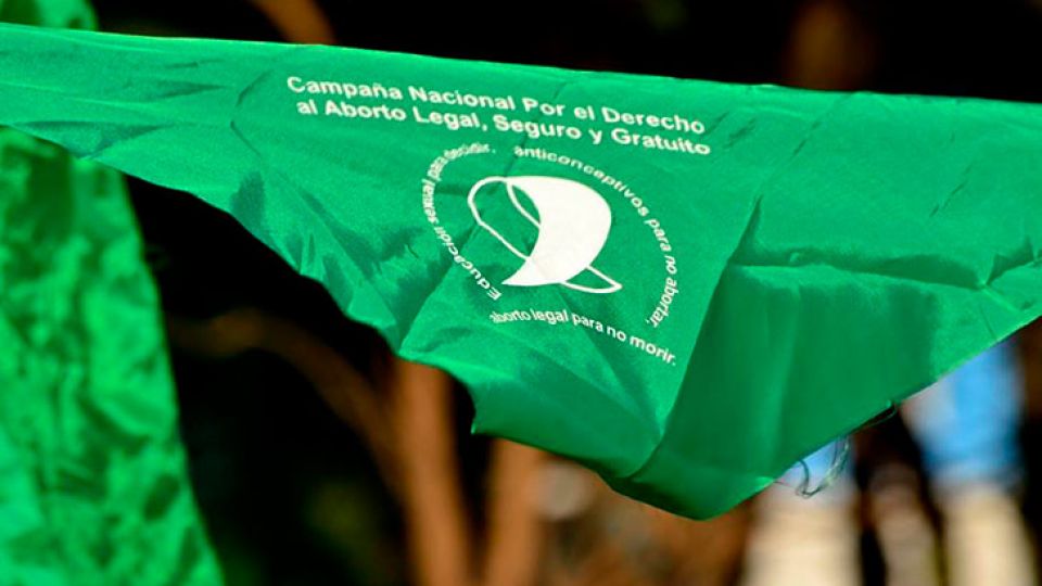 'Tuitazo' y 'pañuelazo' en Argentina para pedir la despenalización del aborto