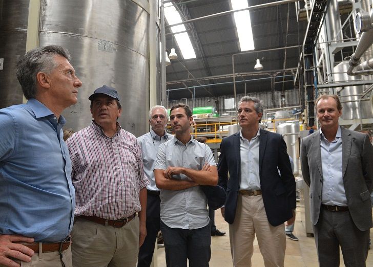 El presidente Mauricio Macri recorrió la nueva planta de producción de agua potable en Concordia