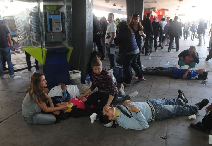  Las personas con lesiones menores fueron dejadas en la zona del accidente.