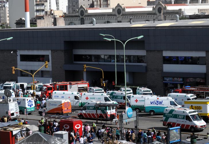 El accidente fue en pleno horario pico, por lo cual los coches estaban atestados de personas.