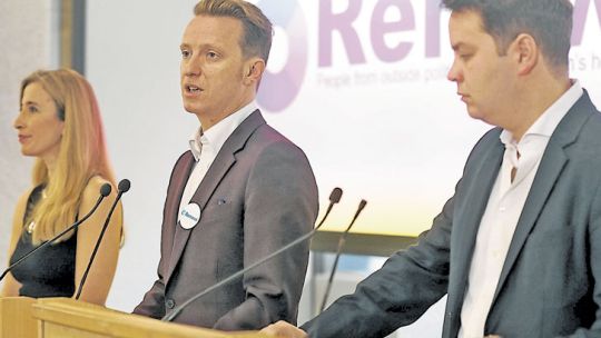 Directores. Sandra Khadhouri, James Clarke y James Torrance creen que los británicos merecen “una nueva alternativa”.