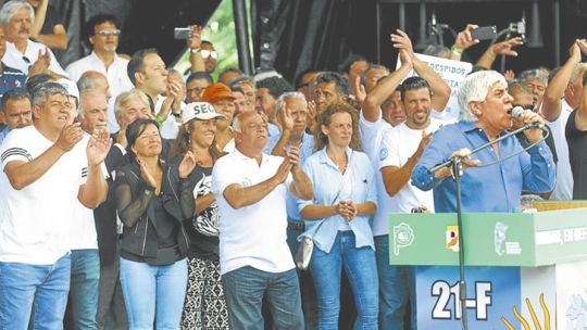 Privilegiados. En el palco hubo escasa consistencia de representantes.