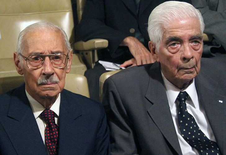 Luciano Benjamín Menéndez y Jorge Rafael Videla durante la ultima jornada del juicio donde fueron condenados a cadena perpetua