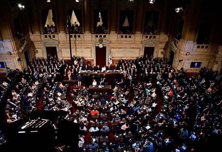 El presidente, Mauricio Macri, junto al titular de la Cámara de Diputados, Emilio Monzó, encabezó el acto de apertura del 136 período de sesiones ordinarias del Congreso Nacional.