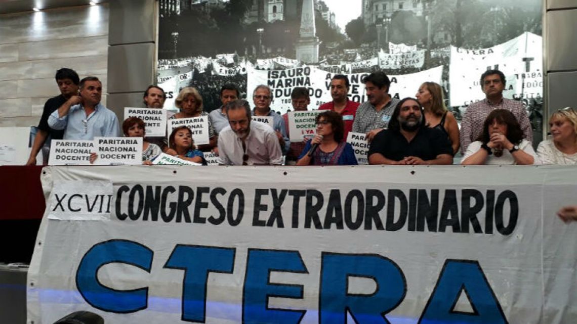 Buenos Aires teachers confirmed the stroke for 48 hours on March 5 and 6.