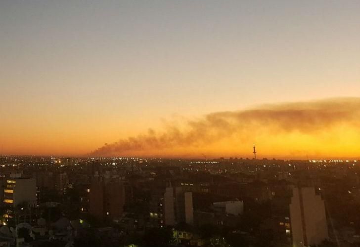 Incendio en las inmediaciones del aeropuerto de Ezeiza.