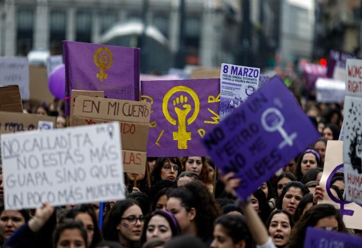 Las mujeres en España luchando por el 8M