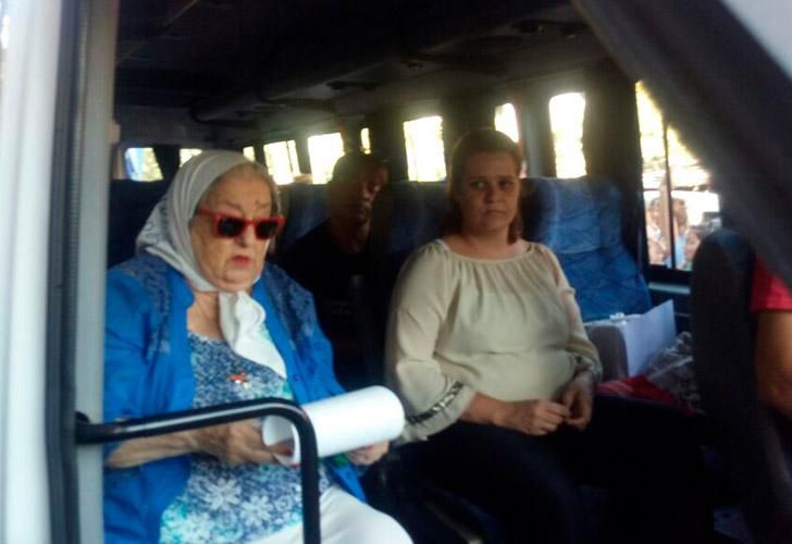 Hebe de Bonafini estuvo presente en la marcha 8M