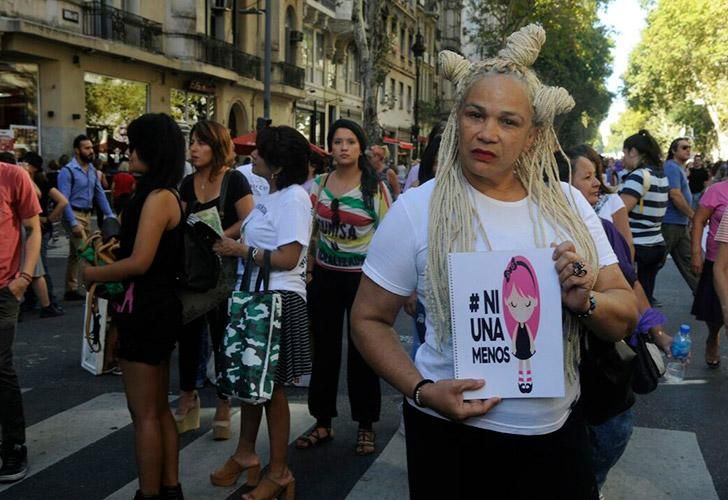 Multitudinaria marcha en el día de la mujer