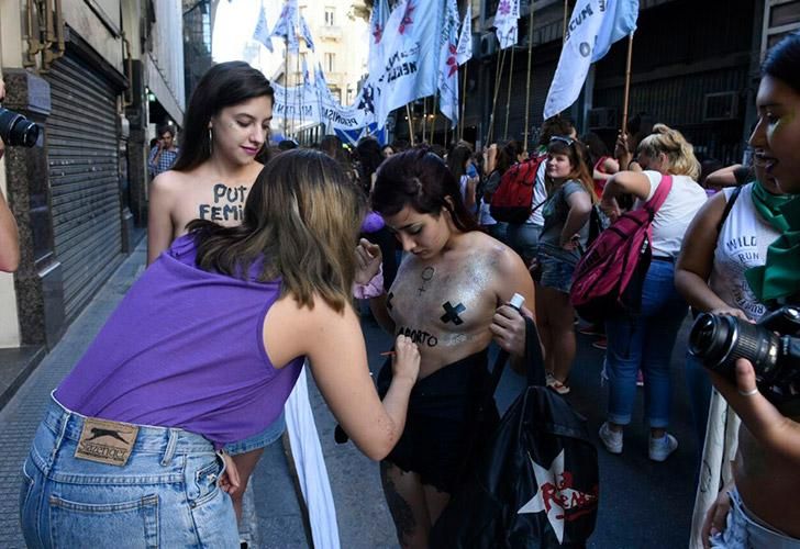 Buena parte de los reclamos del 8M se dirigen al Congreso argentino.