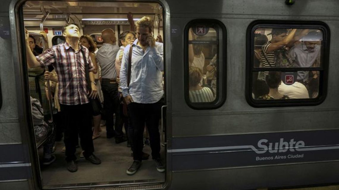 Buenos Aires subway workers went on strike over metro cars purchased from Spain that allegedly contain asbestos.