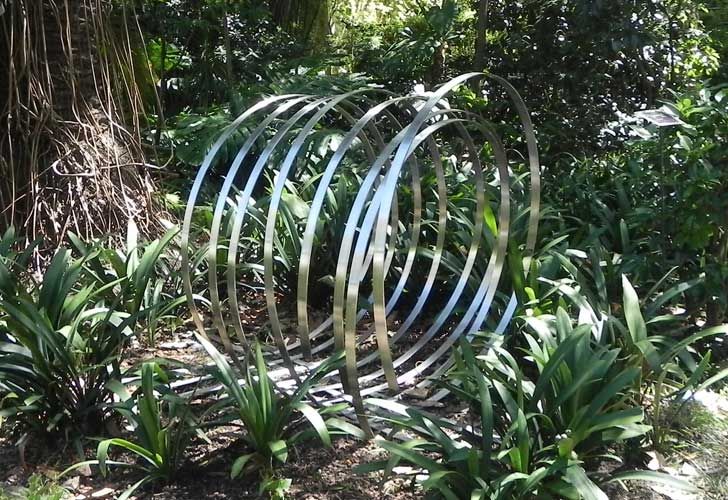 Inaugura muestra de esculturas en el jardín del Museo Larreta | Perfil