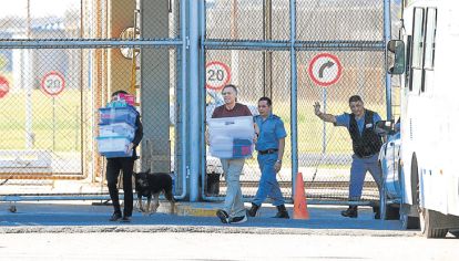 Afuera. López dejó la cárcel de Ezeiza el viernes. La aliada de Cambiemos primero tuiteó y después mandó a hablar a su mano derecha, Paula Oliveto.