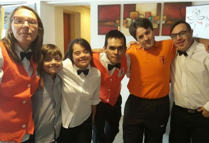 En Villa Carlos Paz abrió el primer hotel atendido por jóvenes con síndrome de Down.