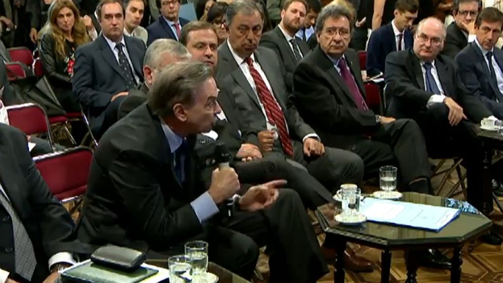 Miguel Ángel Pichetto, en la Comisión de Asuntos Constitucionales.