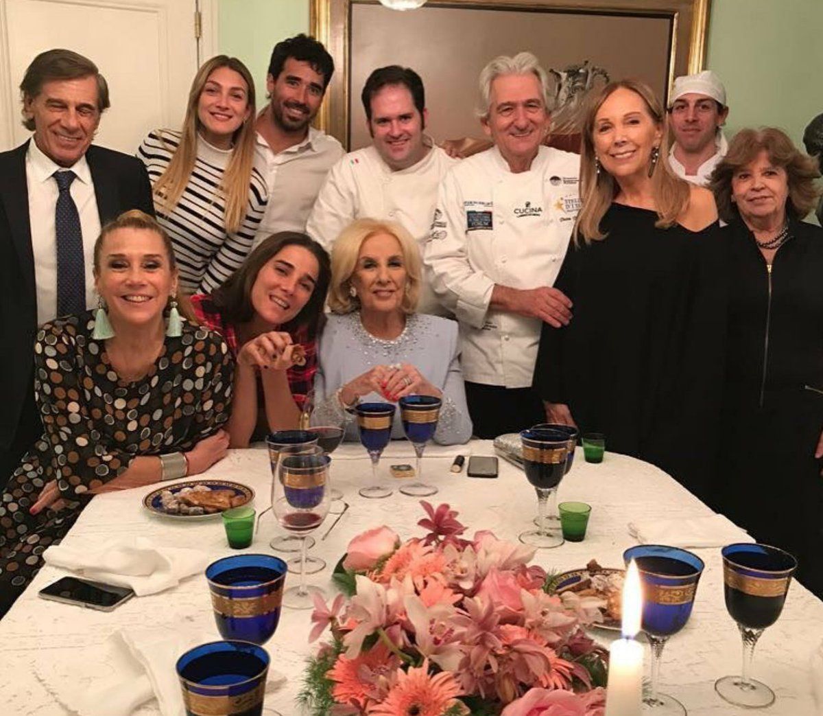 Pedro Picciau en una cena en la casa de Mirtha Legrand.