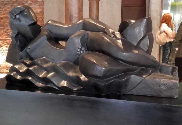 Escultura de Pablo Curatella Manes en la galería Calvaresi.