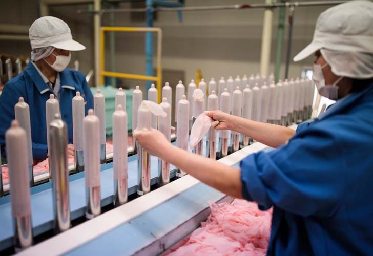 Japón desea lanzar los preservativos más finos del mundo. 