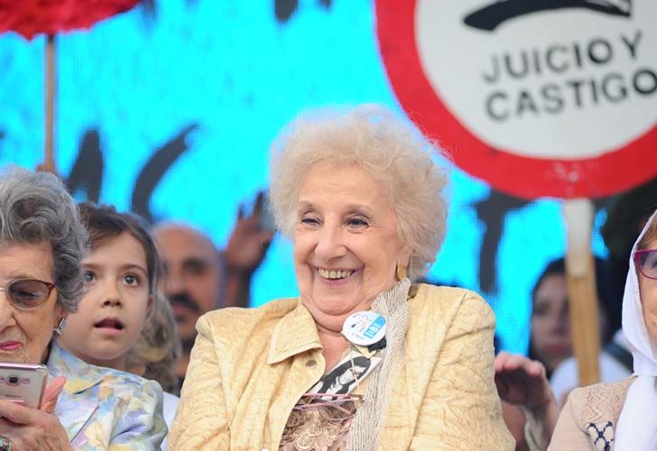 El discurso central del acto estuvo a cargo de las Abuelas de Plaza de Mayo.