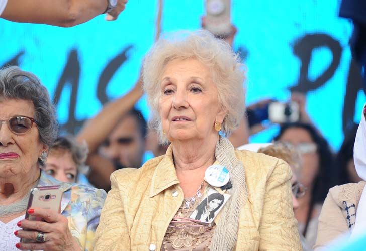 El discurso central del acto estuvo a cargo de las Abuelas de Plaza de Mayo.