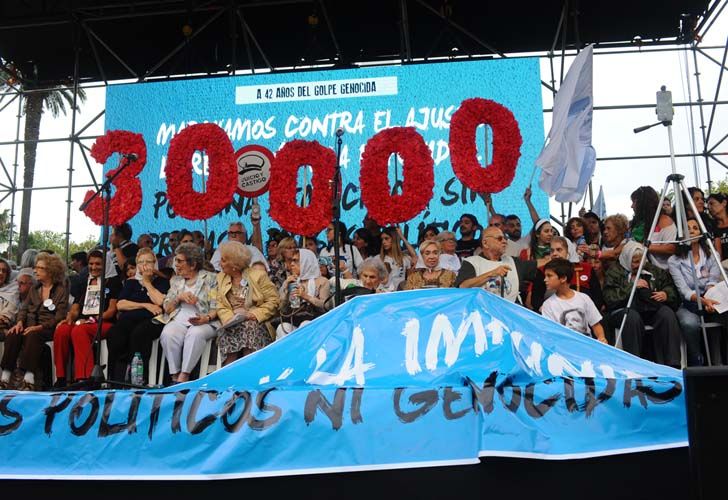 El discurso central del acto estuvo a cargo de las Abuelas de Plaza de Mayo.