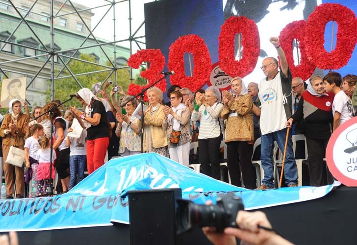 El discurso central del acto estuvo a cargo de las Abuelas de Plaza de Mayo.