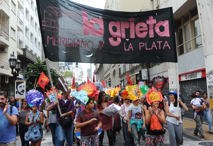 Una multitud se trasladó hasta la Plaza de Mayo.