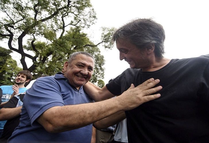 El piquetero Luis D´Elía también se movilizó junto a La Cámpora, tras su liberación.  