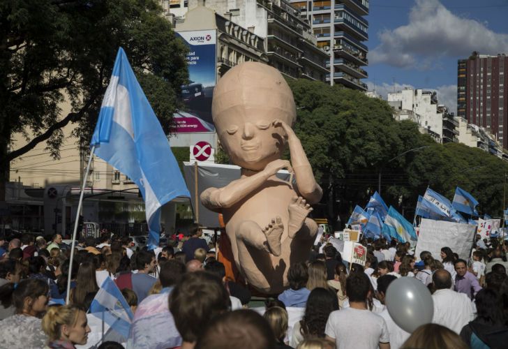 Miles de personas se movilizaron contra la despenalización del aborto en el "Día del niño por nacer".