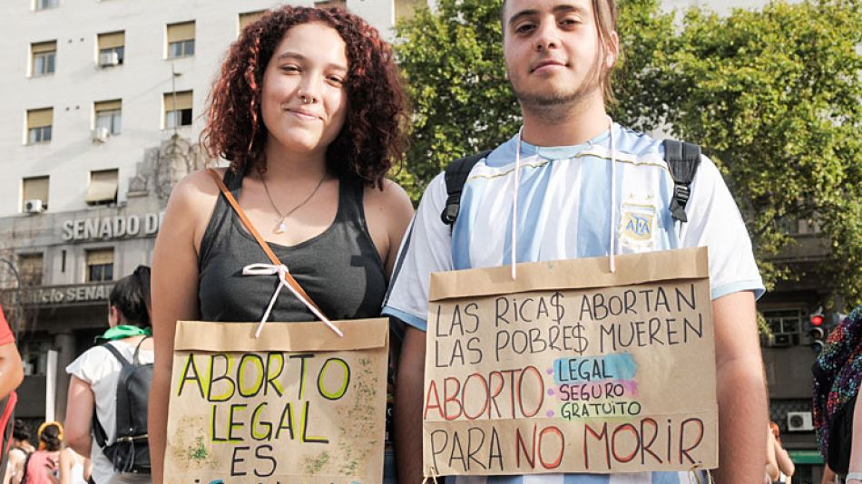 2503_aborto_marcha_ferrari_g.jpg