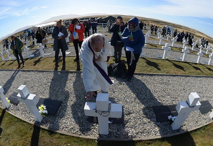 Homenaje a los soldados caídos en la guerra de Malvinas enterrados como NN, "solo reconocidos por Dios"