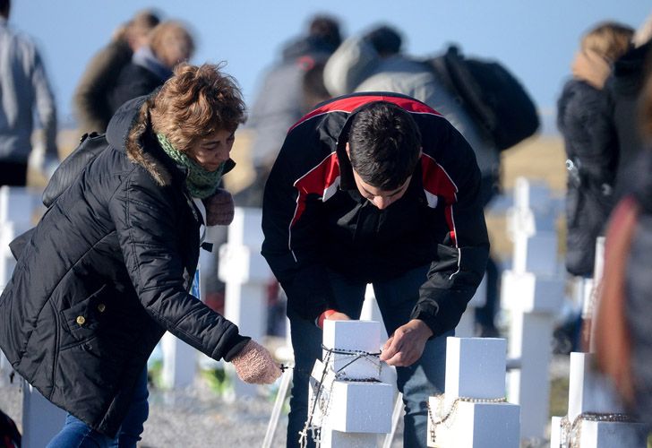 Homenaje a los soldados caídos en Malvinas enterrados como NN, "solo reconocidos por Dios"