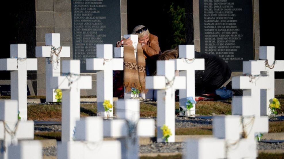 Homenaje a los soldados caídos en la guerra de Malvinas enterrados como NN, "solo reconocidos por Dios"