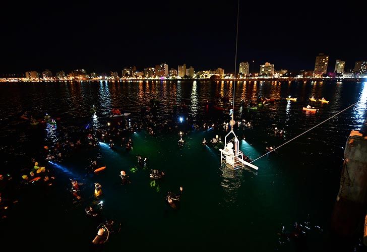 Vía Crucis submarino en Puerto Madryn 