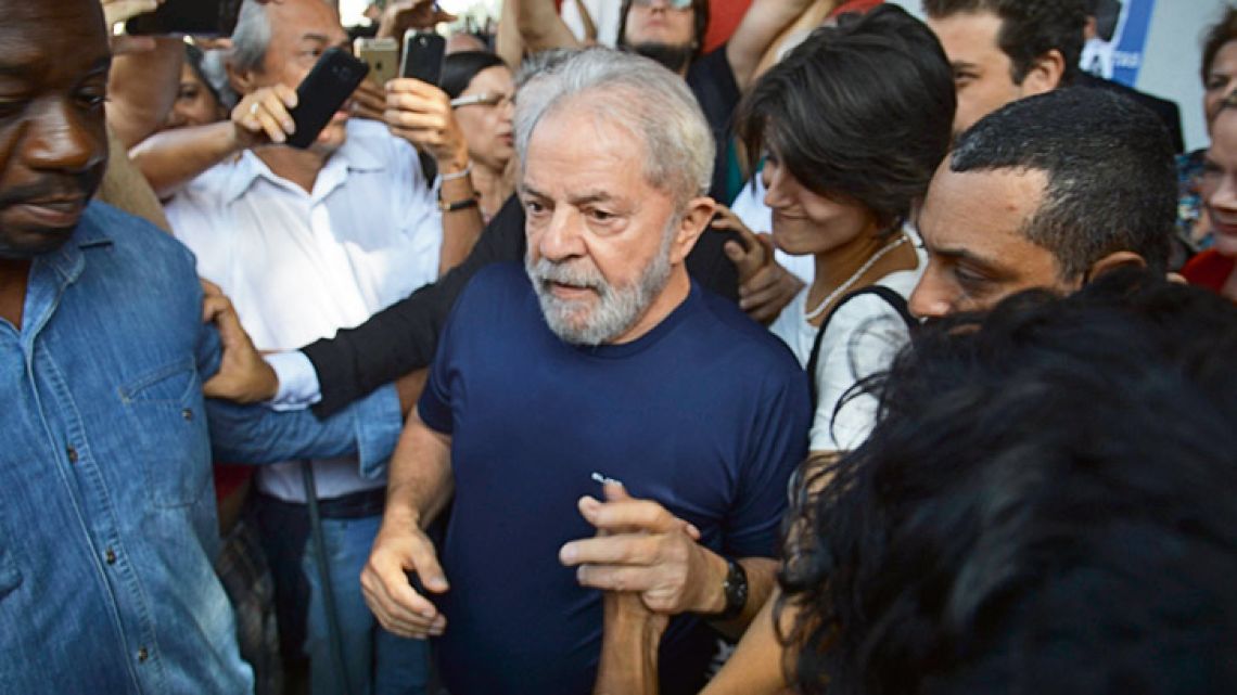 001-lula-se-despide-de-s-56898236