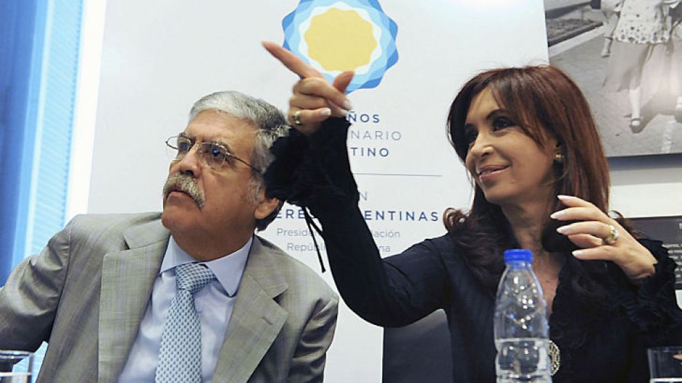 Cristina Fernández de Kirchner junto a Julio De Vido.