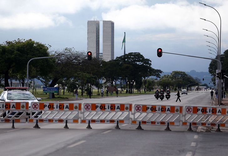 Brasilia, la capital brasileña, amaneció con seguridad reforzada ante posibles disturbios si Lula es condenado.