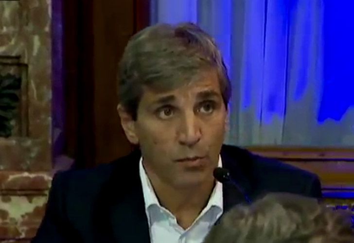 Caputo en el Congreso responde a la oposición