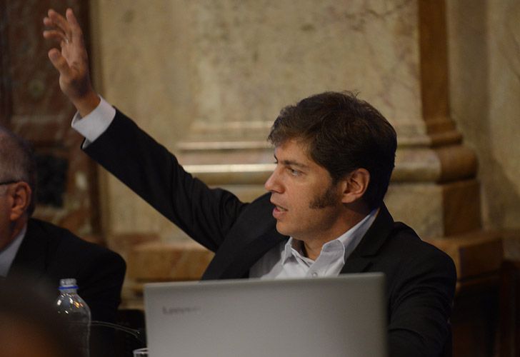 Caputo en el Congreso responde a la oposición